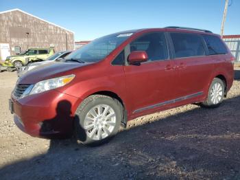  Salvage Toyota Sienna