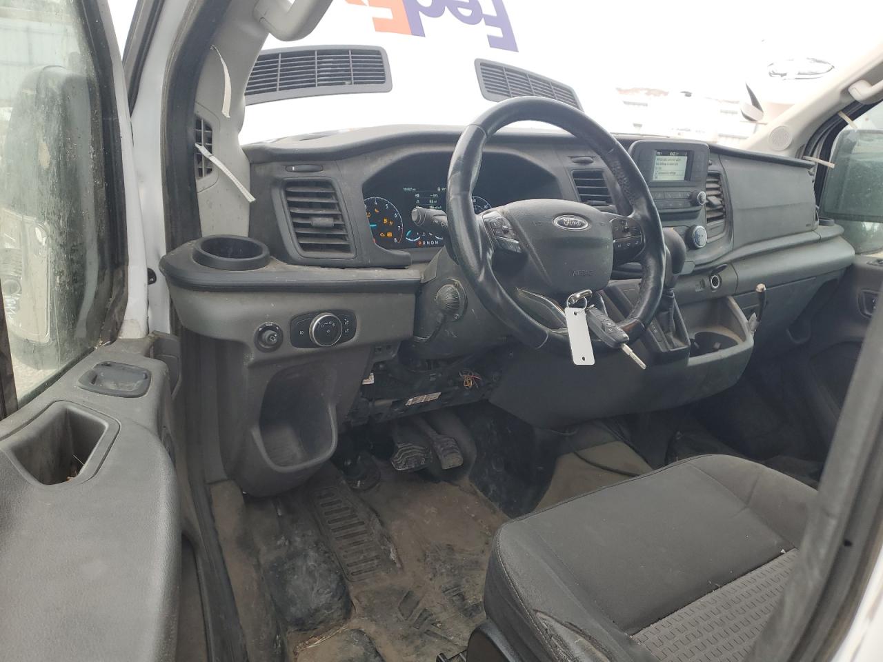 Ford Transit T-250 Image 5