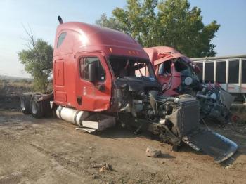  Salvage Freightliner Cascadia 1