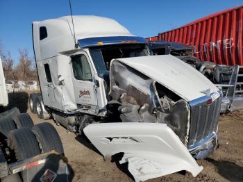  Salvage Peterbilt 579