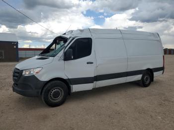  Salvage Mercedes-Benz Sprinter