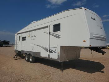  Salvage Artic Fox 32 Ft Travel Trailer