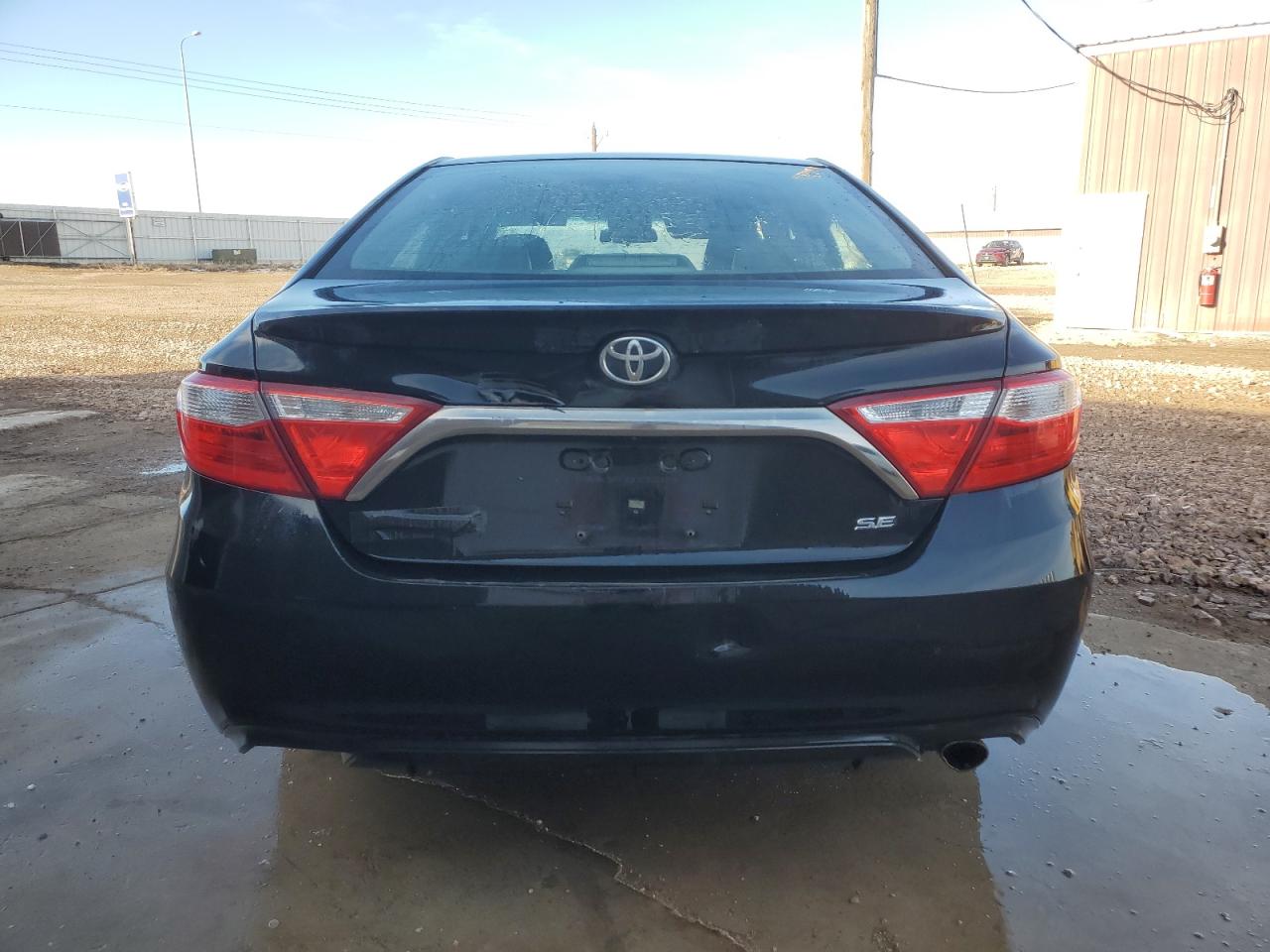 Toyota Camry Le Image 12