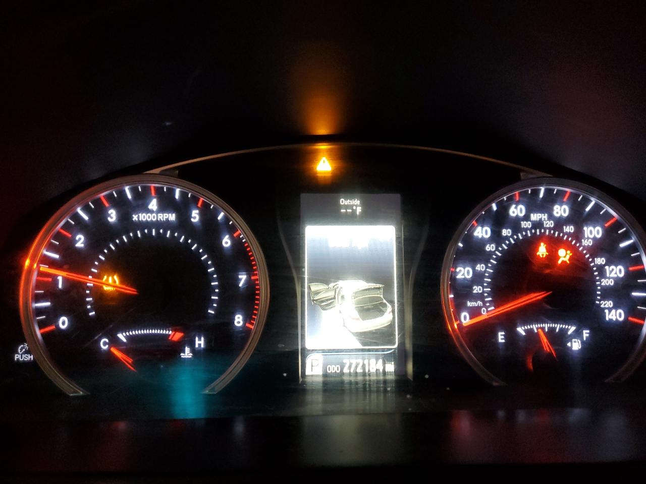 Toyota Camry Le Image 11