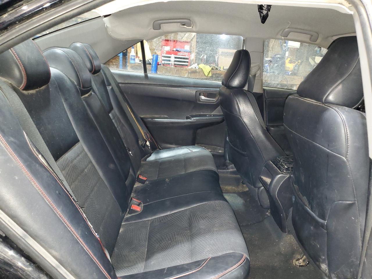 Toyota Camry Le Image 5