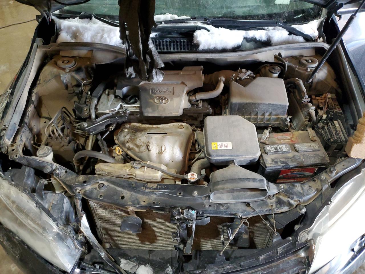 Toyota Camry Le Image 8