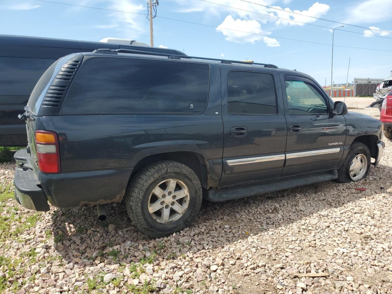 GMC Yukon K1500 Image 2