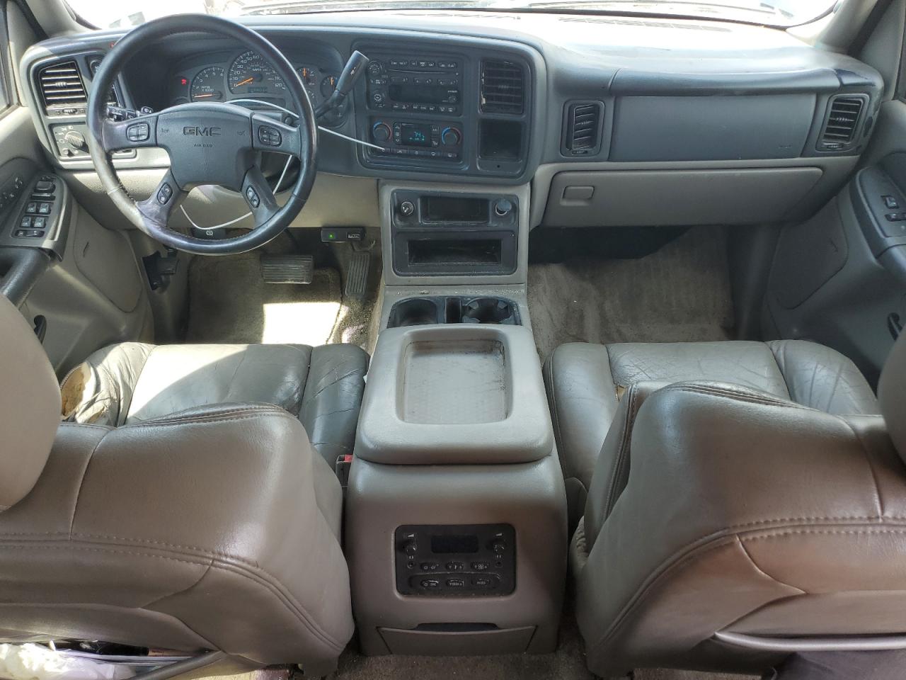 GMC Yukon K1500 Image 11