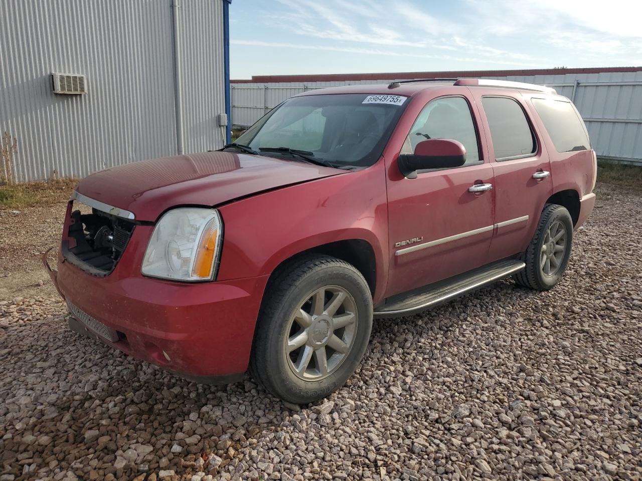 GMC Yukon Denali Image 1