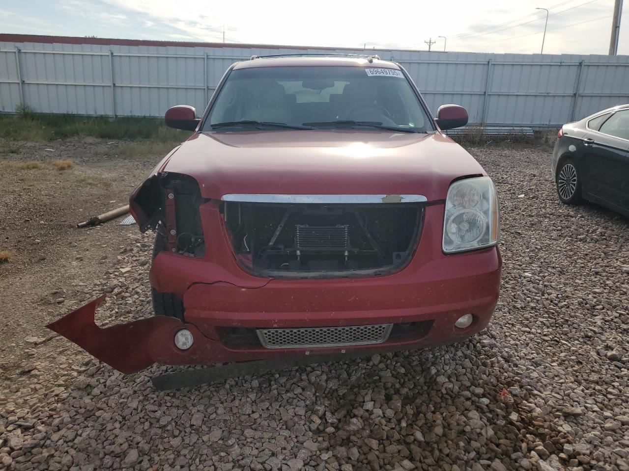 GMC Yukon Denali Image 4