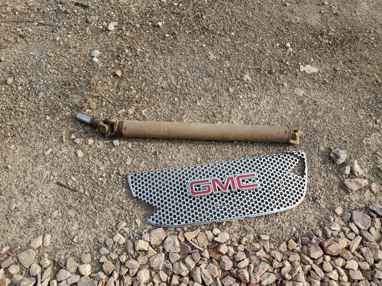 GMC Yukon Denali Image 9