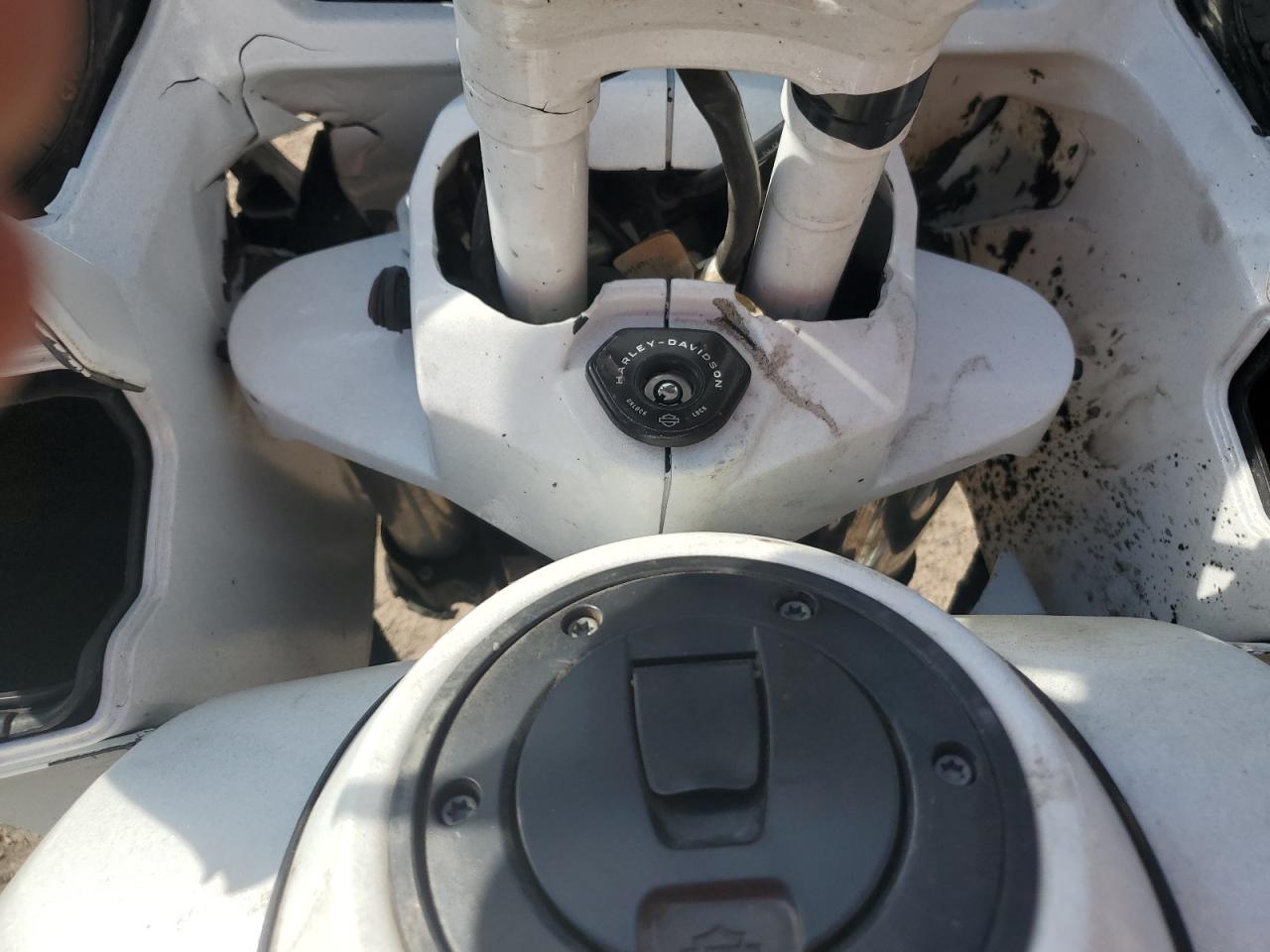 Harley-Davidson Fl Image 8