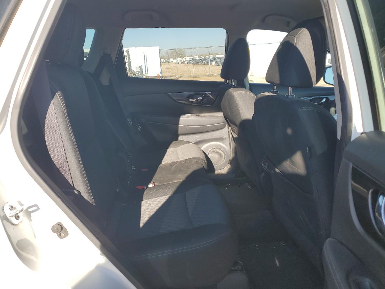 Nissan Rogue S Image 12