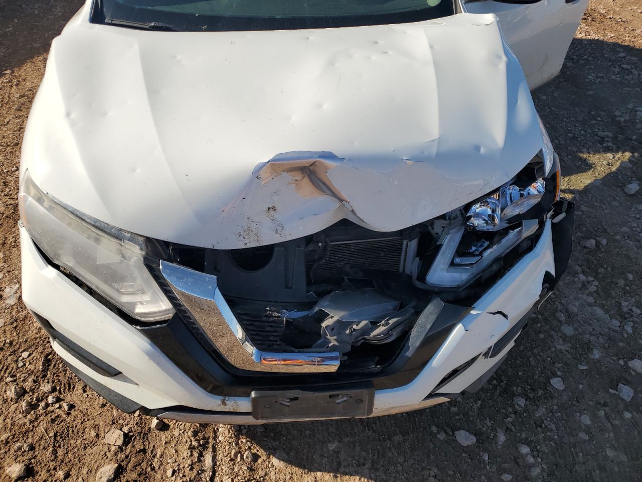 Nissan Rogue S Image 7