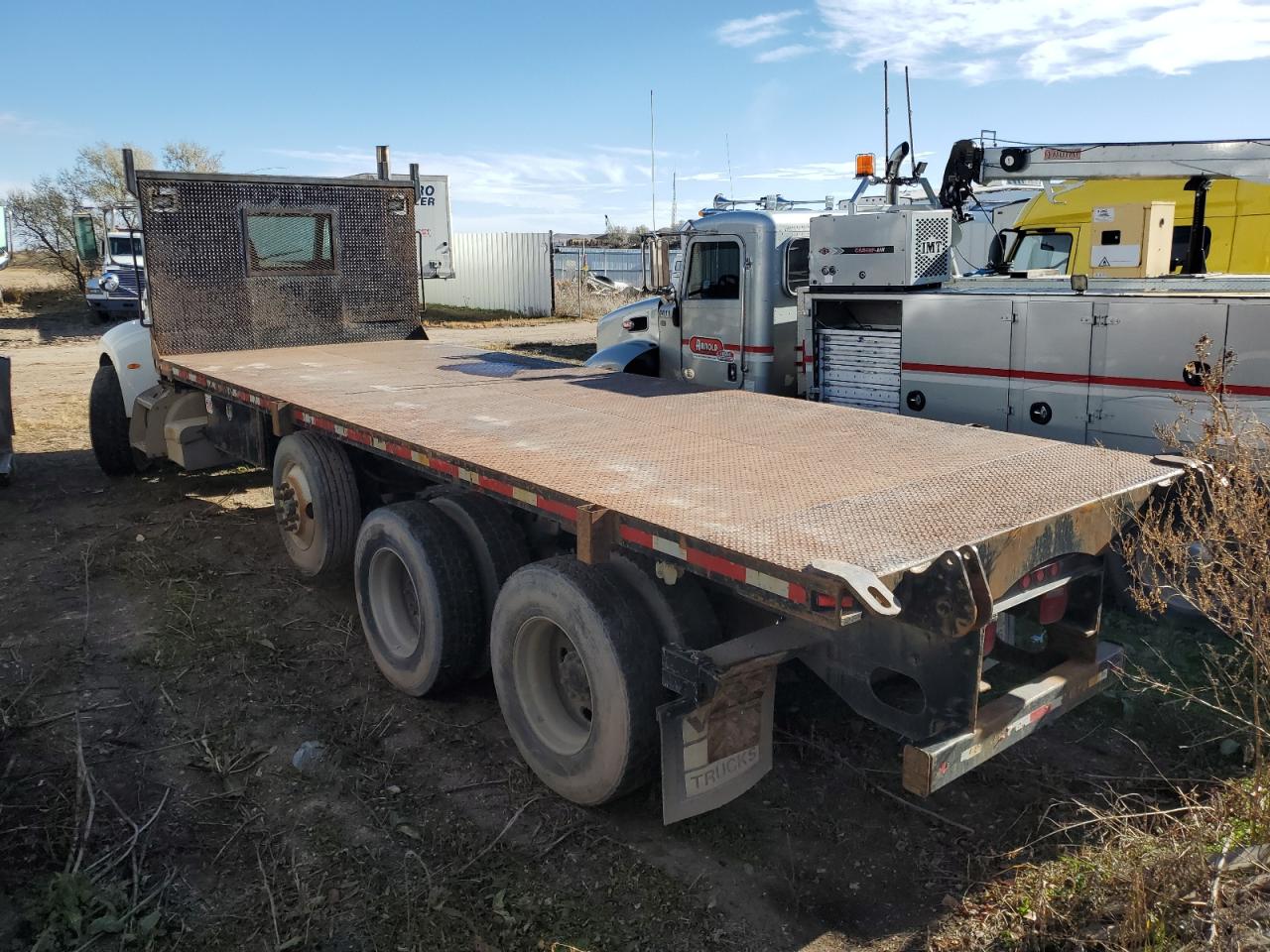 Peterbilt 340 Image 2