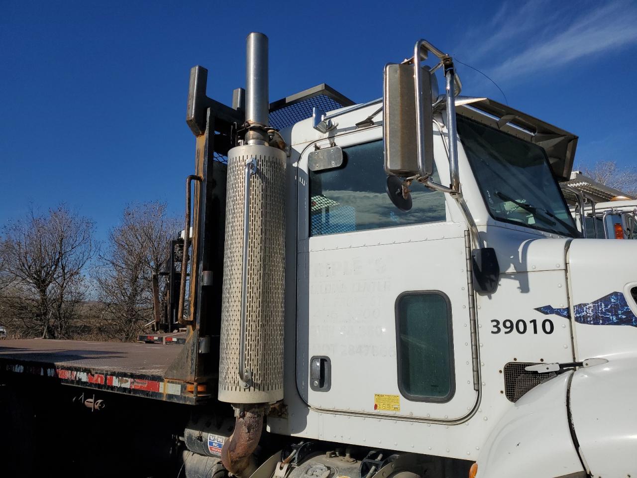 Peterbilt 340 Image 8