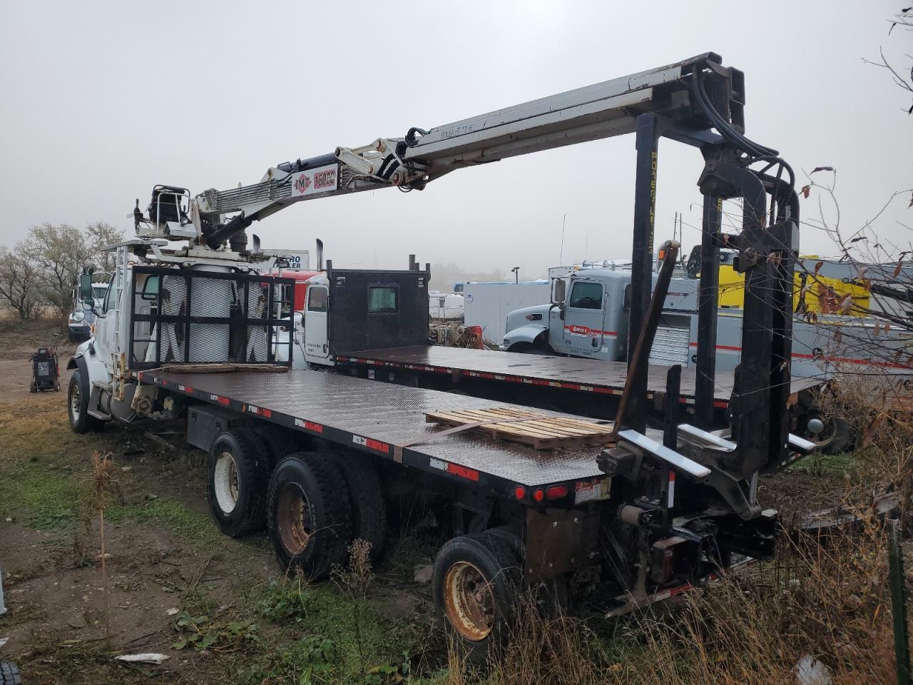 Sterling Tractor 9500 Image 7