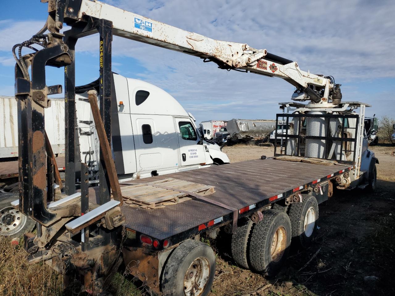 Sterling Tractor 9500 Image 8