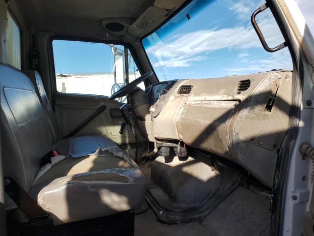 Sterling Tractor 9500 Image 3