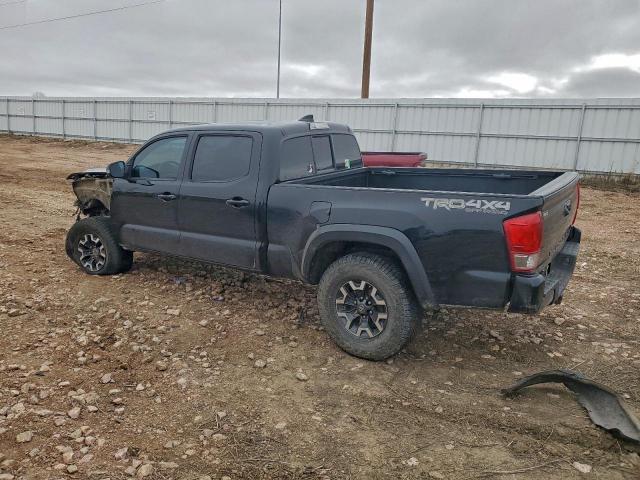 Toyota Tacoma Double Cab Image 3