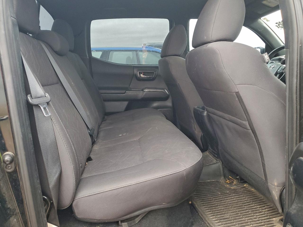 Toyota Tacoma Double Cab Image 13