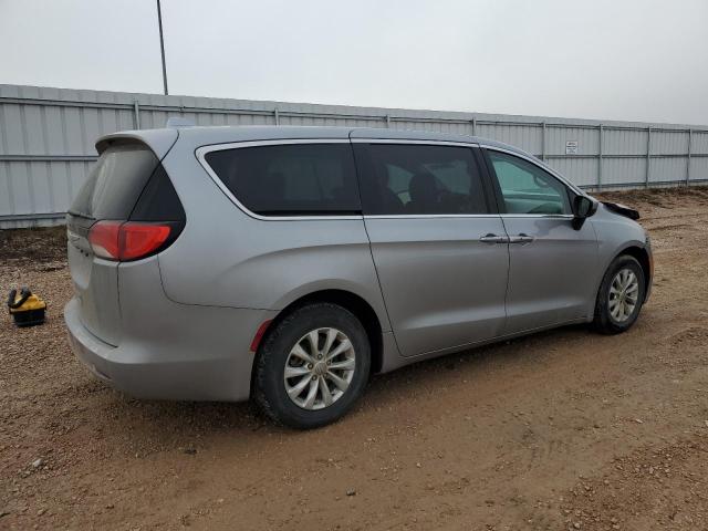 Chrysler Pacifica Touring Image 3