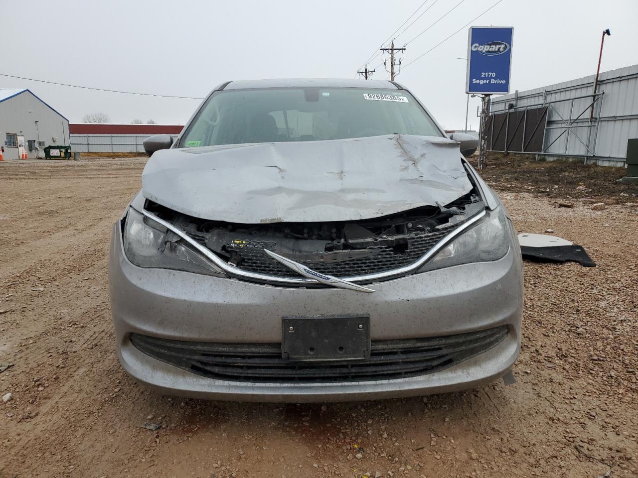 Chrysler Pacifica Touring Image 11