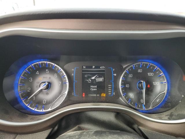 Chrysler Pacifica Touring Image 12