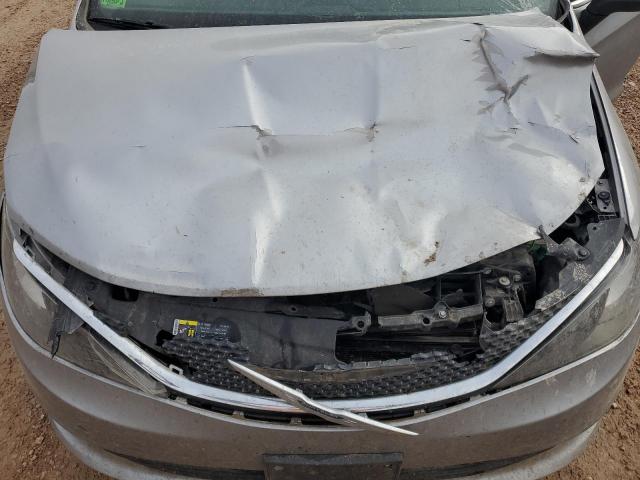 Chrysler Pacifica Touring Image 9