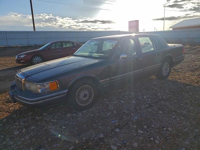  Salvage Lincoln Towncar