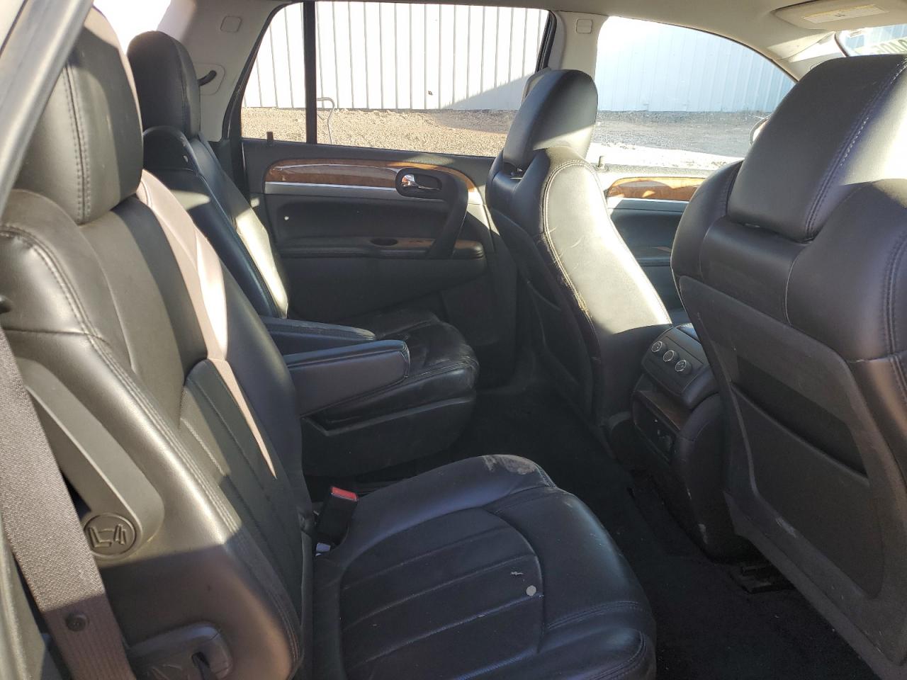 Buick Enclave Image 11