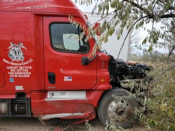  Salvage Freightliner Cascadia 1