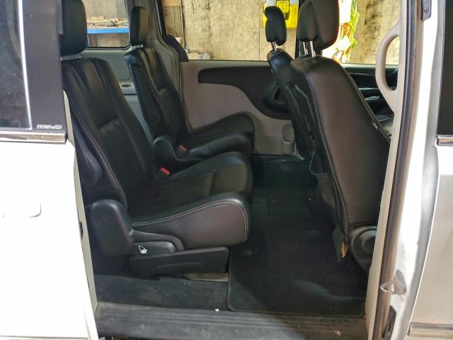 Chrysler Minivan Touring Image 8