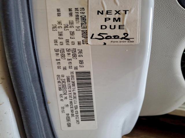 Chrysler Minivan Touring Image 11