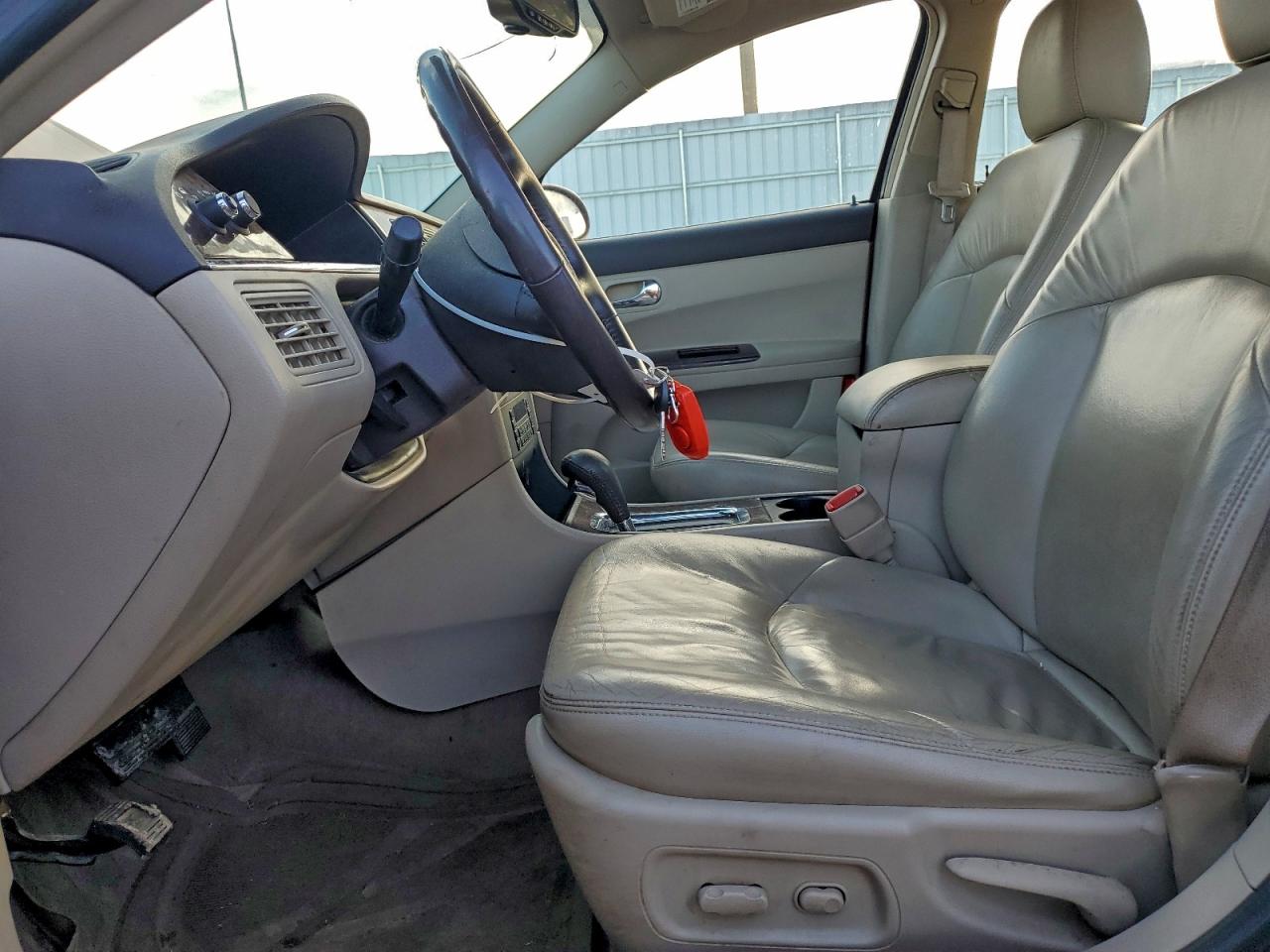 Buick LaCrosse Cxl Image 9