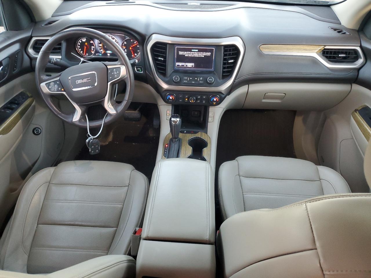 GMC Acadia Denali Image 6