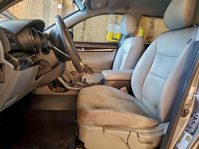 Kia Sorento Base Image 12