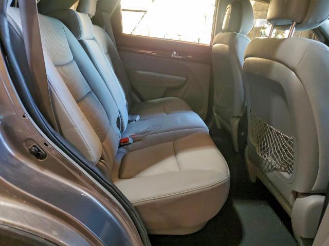 Kia Sorento Base Image 8