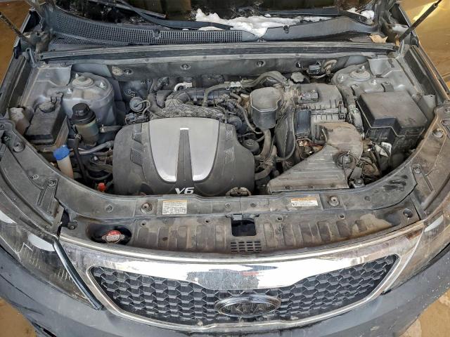 Kia Sorento Base Image 9