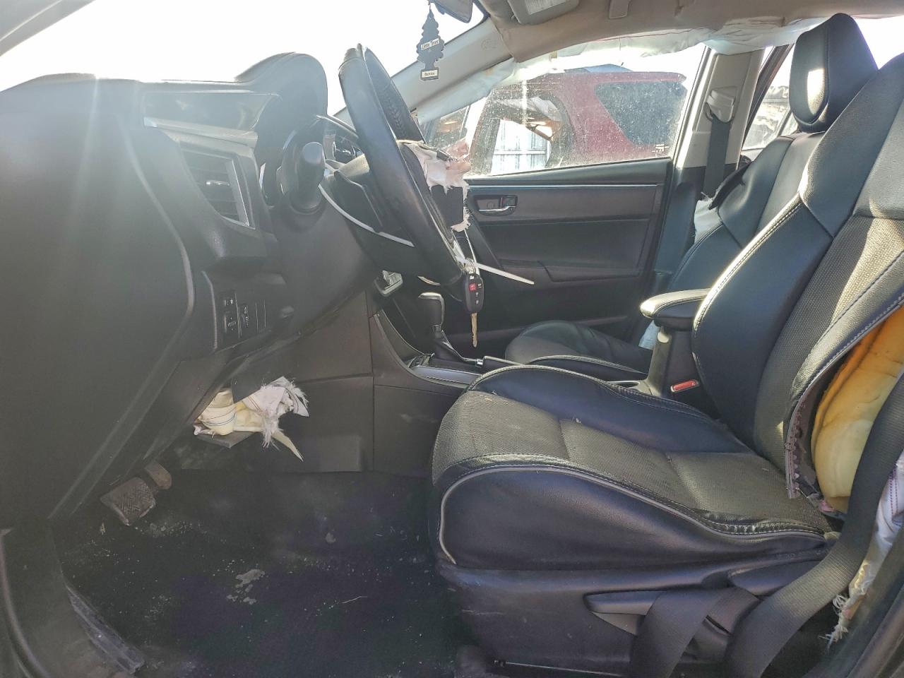 Toyota Corolla L Image 4