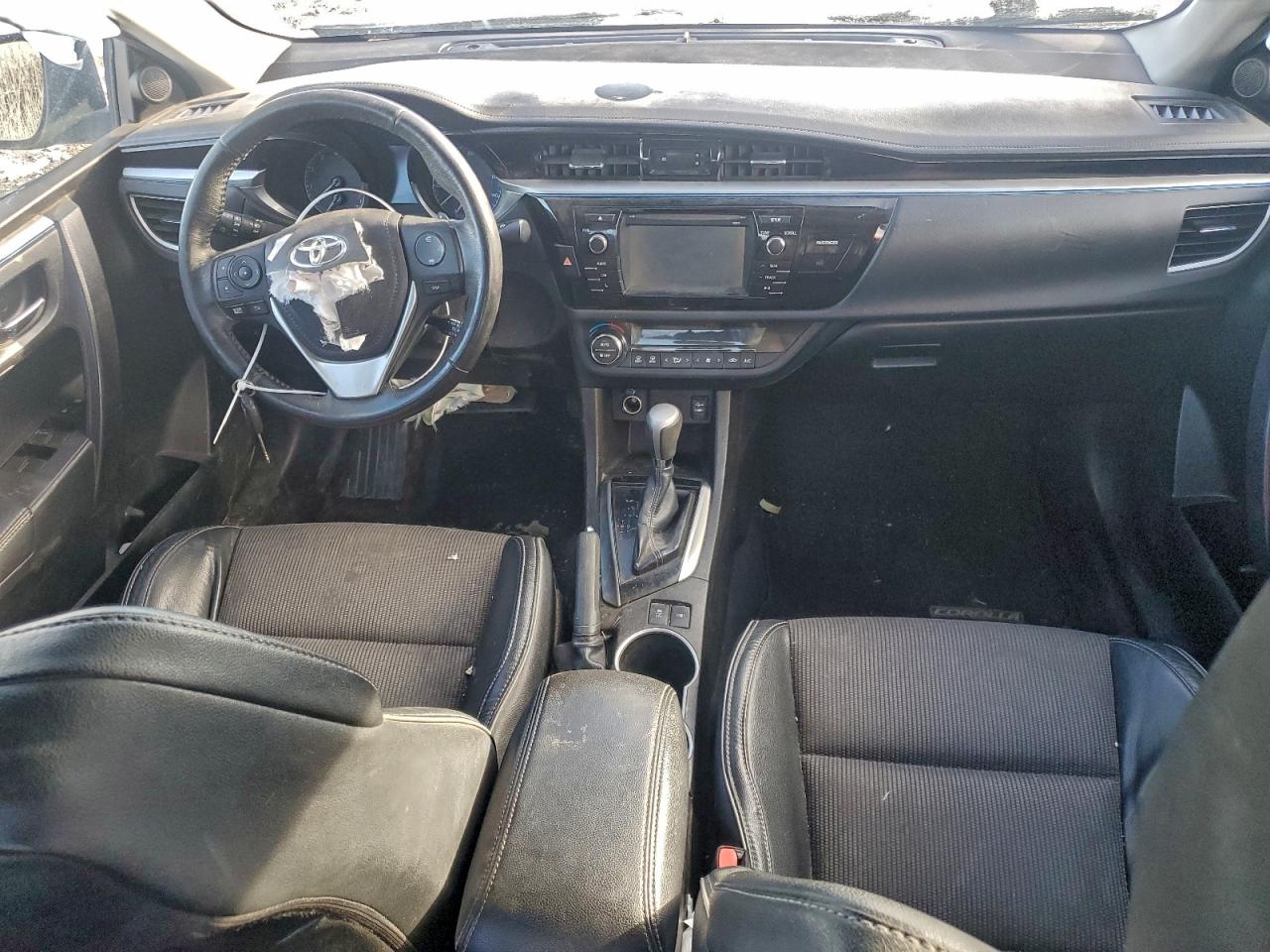 Toyota Corolla L Image 11