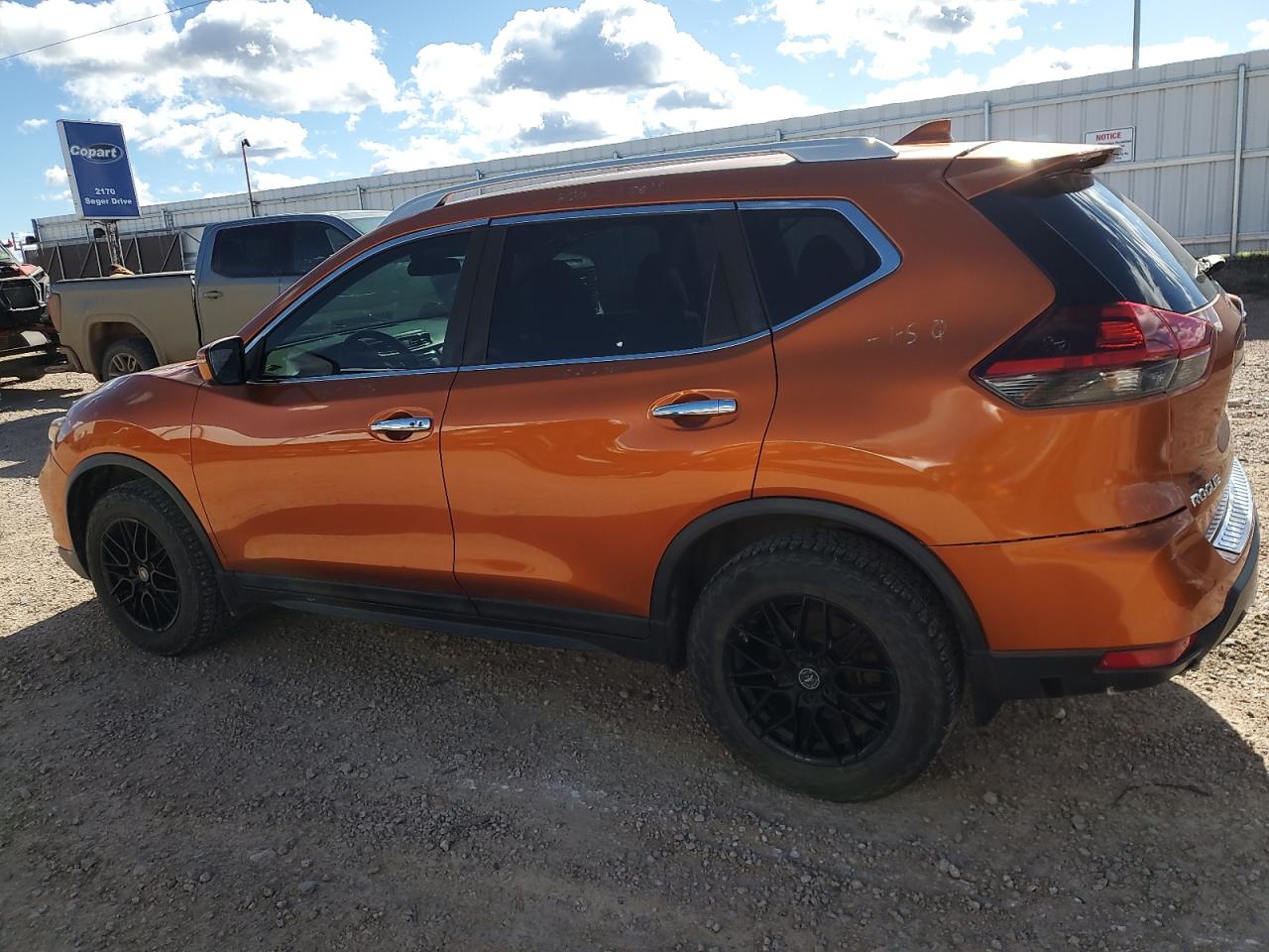 Nissan Rogue S Image 3