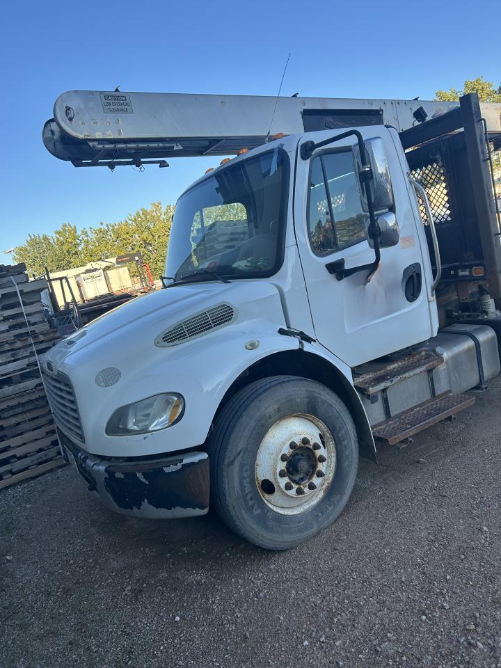 Freightliner M2 106 Med 106 Medium Duty Image 1