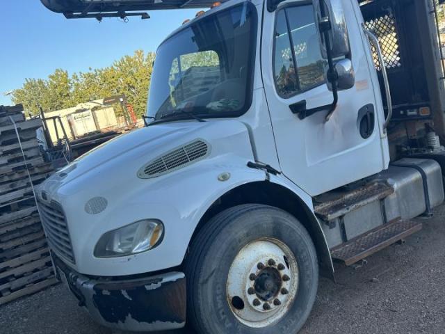 Salvage Freightliner M2 106 Med