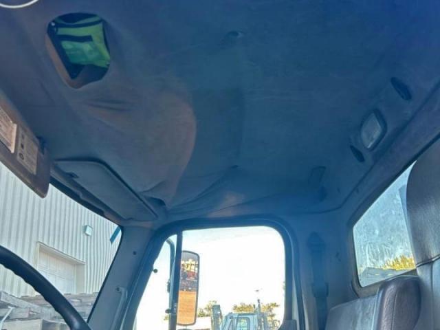 Freightliner M2 106 Med 106 Medium Duty Image 3