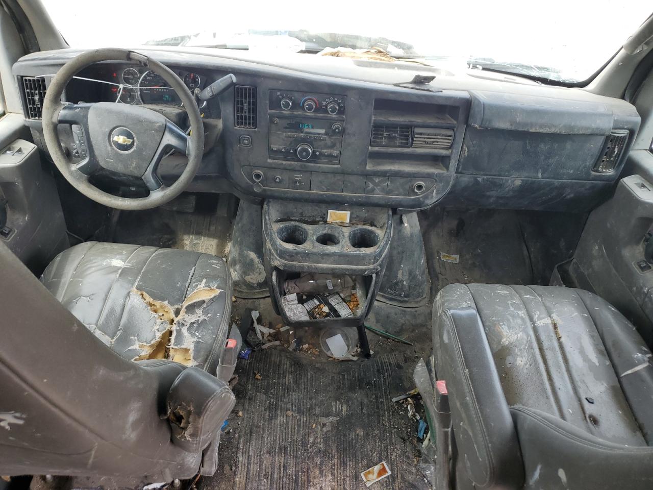 Chevrolet Express Image 8