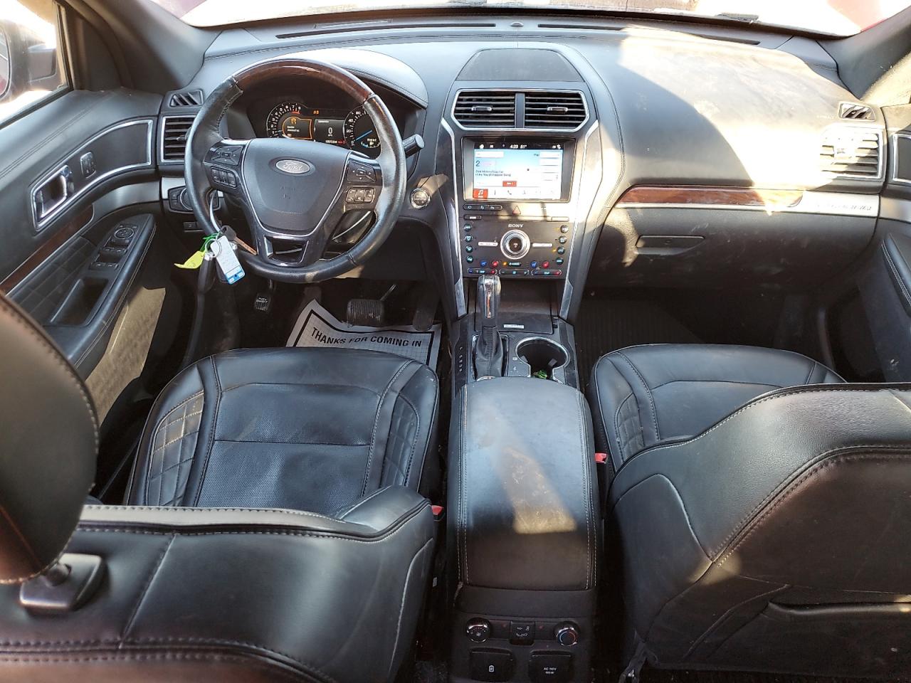 Ford Explorer Platinum Image 8