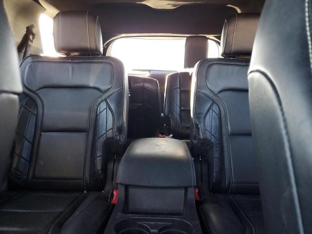 Ford Explorer Platinum Image 2