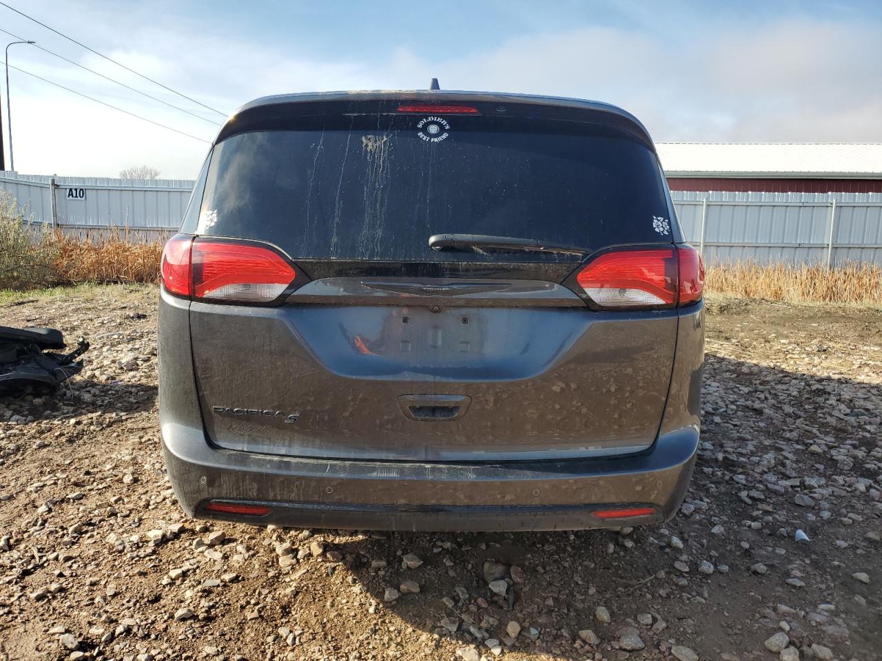 Chrysler Pacifica Touring Plus Image 8