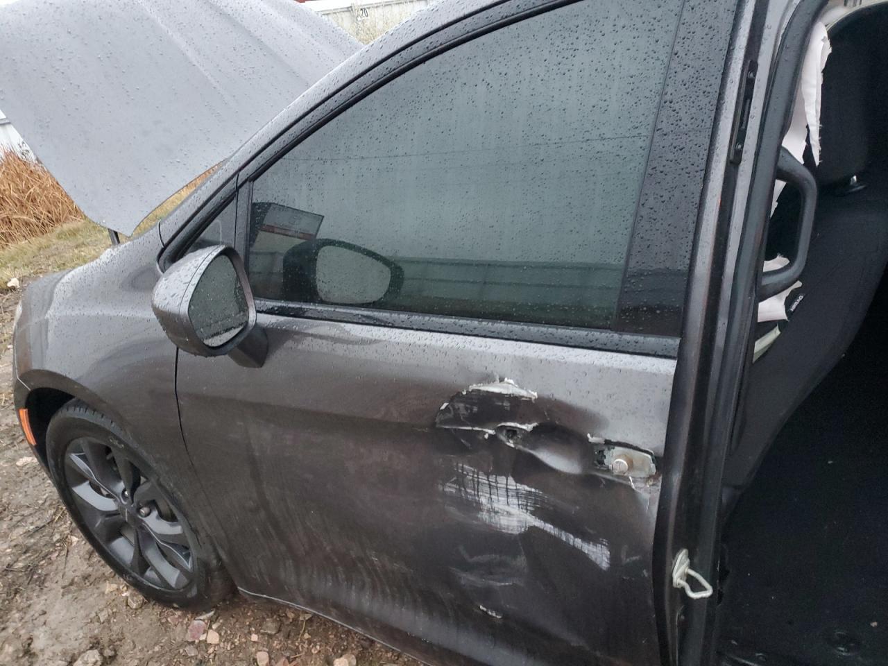 Chrysler Pacifica Touring Plus Image 4